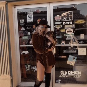 Meet your Posher, Alexis!! 🦋🌈⚡️